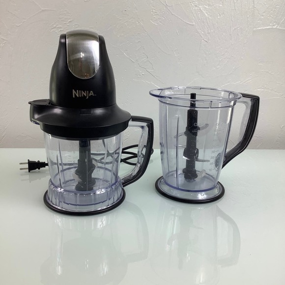 Ninja Food Processor blender 450 Watt 5 cups & 6 cups jars with blades EUC - Picture 11 of 11